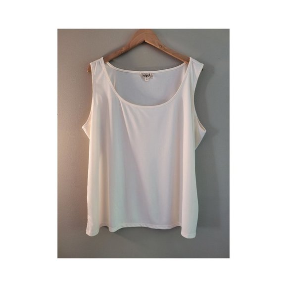 ONE WORLD Tops - ❄️ One World Tank top